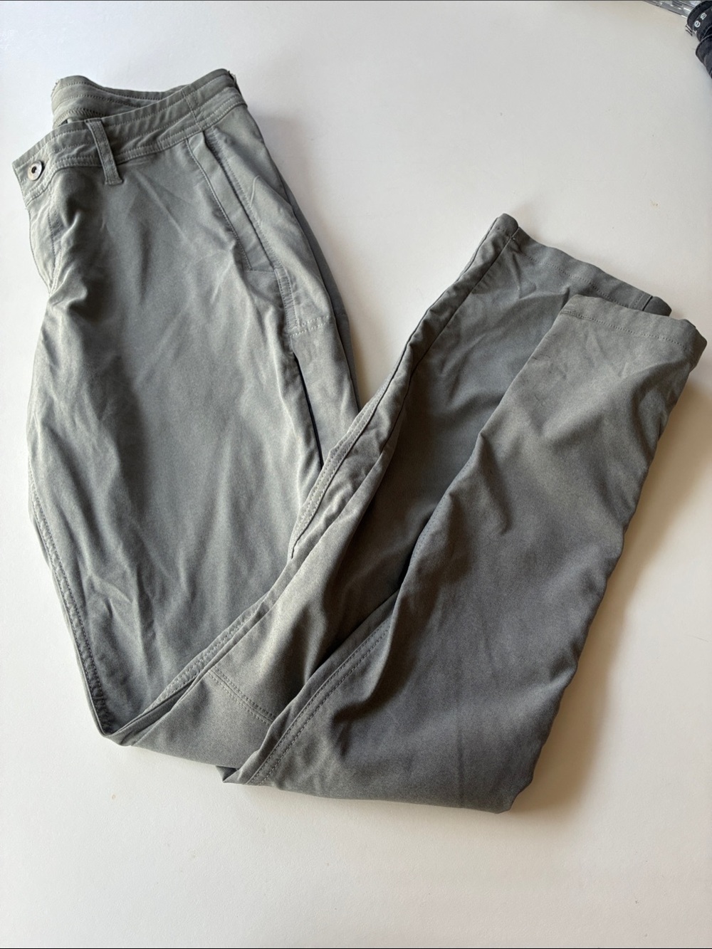 Kuhl women’s pants w/ adjustable side cinch - 4 REG - Gray
